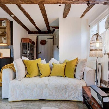 The Dairy, One Bedroom Cottage In A 15Th Century Farmhouse Parham Exteriör bild