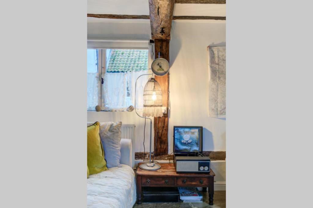 The Dairy, One Bedroom Cottage In A 15Th Century Farmhouse Parham Exteriör bild